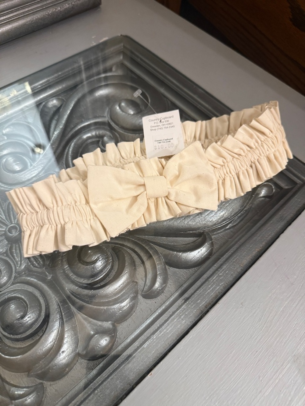 Country Cupboard Amish Dresden Cream Ruffled Bow Elastic Decor Cottage Farmhouse